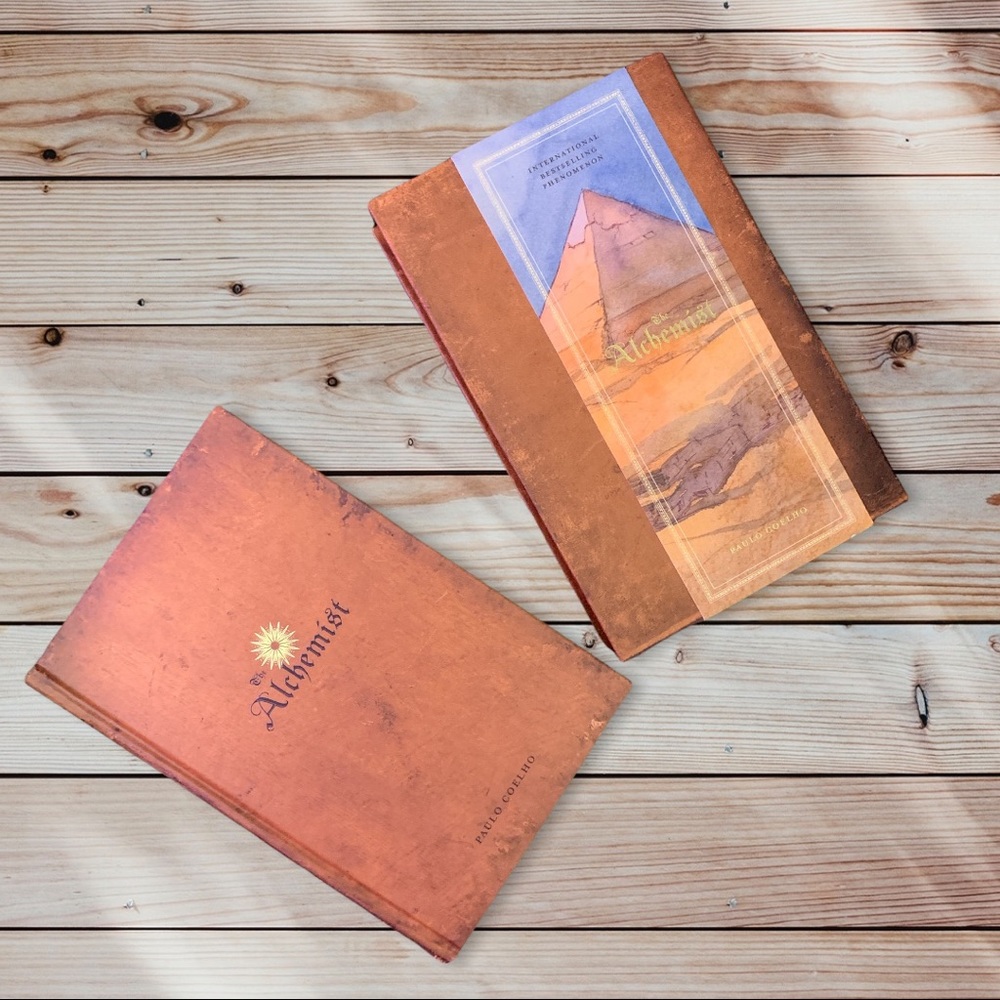 NEW Mint Condition
“The Alchemist” Gift Edition | Collectors Copy